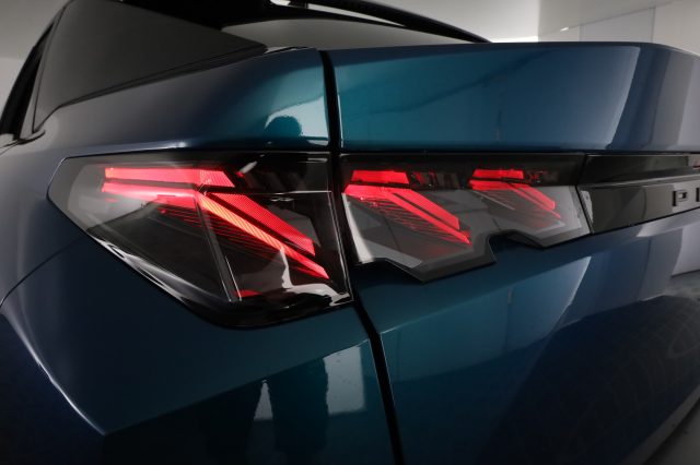 PEUGEOT 3008 usata 9