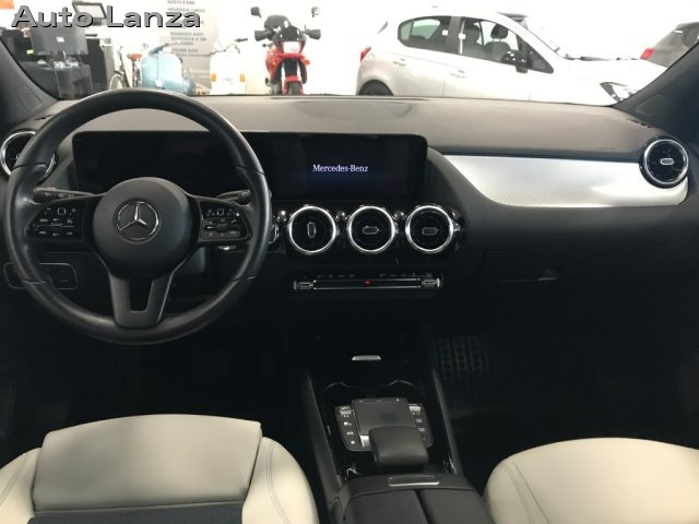 MERCEDES-BENZ GLA 250 usata, con Alzacristalli elettrici