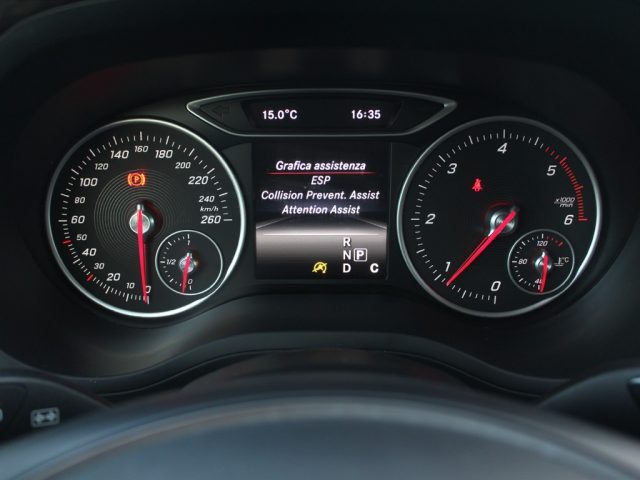 MERCEDES-BENZ B 180 usata, con Volante multifunzione