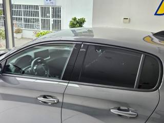 PEUGEOT 208 usata, con Controllo automatico clima