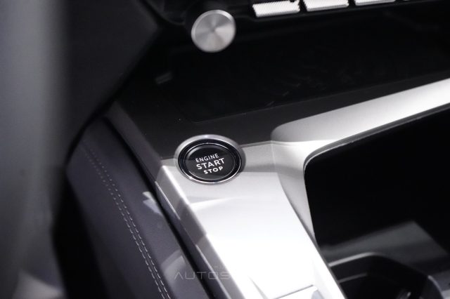 PEUGEOT 308 usata, con Touch screen