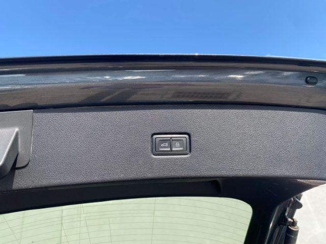 AUDI Q8 usata, con Volante multifunzione