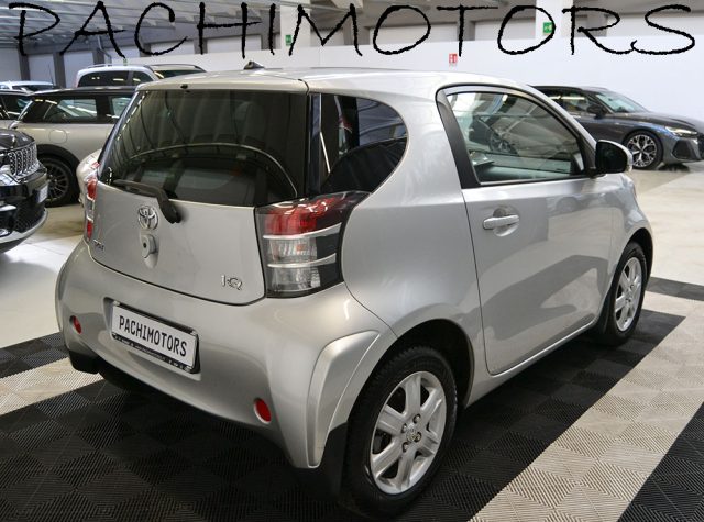 TOYOTA iQ usata, con ESP