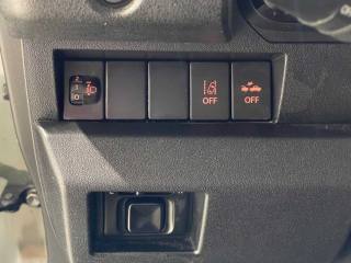 SUZUKI Jimny usata, con Autoradio digitale