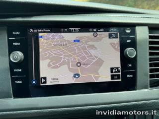 VOLKSWAGEN Caravelle usata, con Touch screen