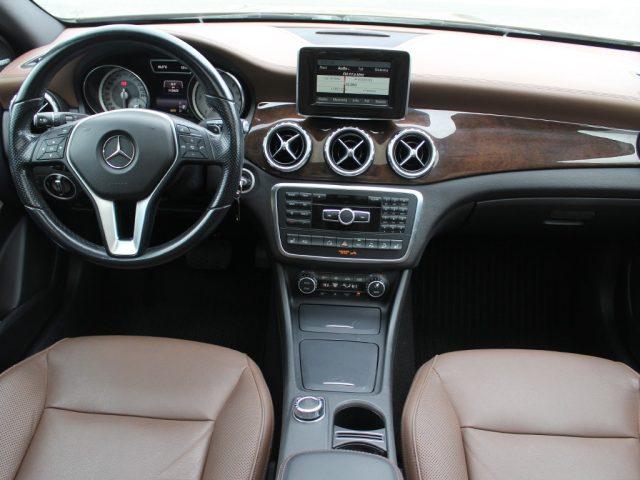 MERCEDES-BENZ GLA 220 usata, con Lettore CD