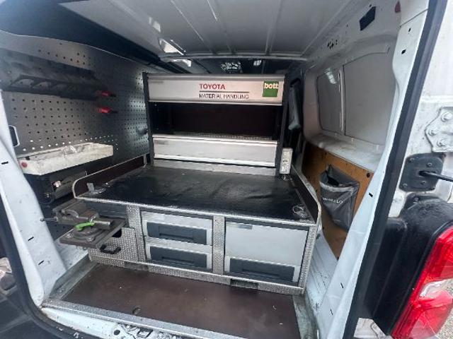 TOYOTA Proace usata, con Autoradio