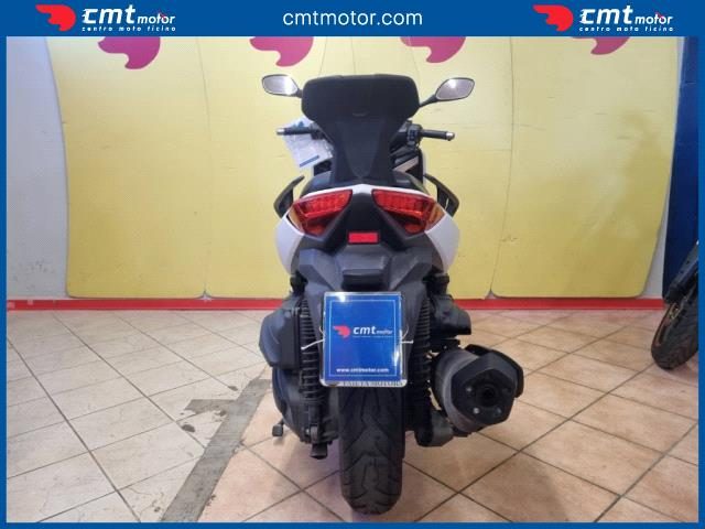 YAMAHA X-Max 400 usata 4