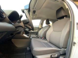 TOYOTA Yaris usata, con USB