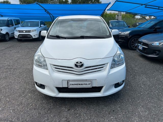 TOYOTA Verso usata, con Airbag