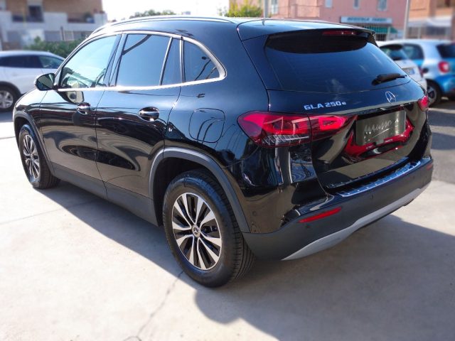 MERCEDES-BENZ GLA 250 usata, con Alzacristalli elettrici
