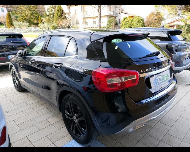 MERCEDES-BENZ GLA 220 usata, con Chiusura centralizzata