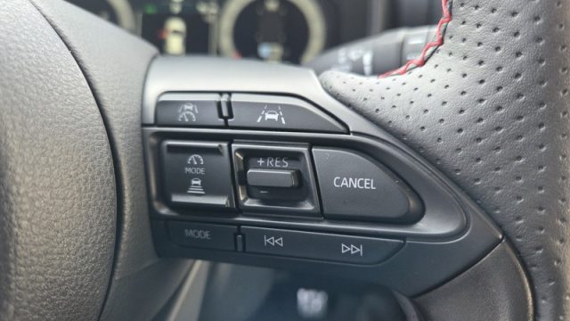 TOYOTA Yaris usata, con Volante in pelle