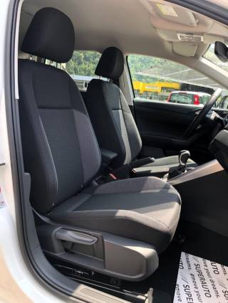 VOLKSWAGEN Taigo usata, con Sensore di luce