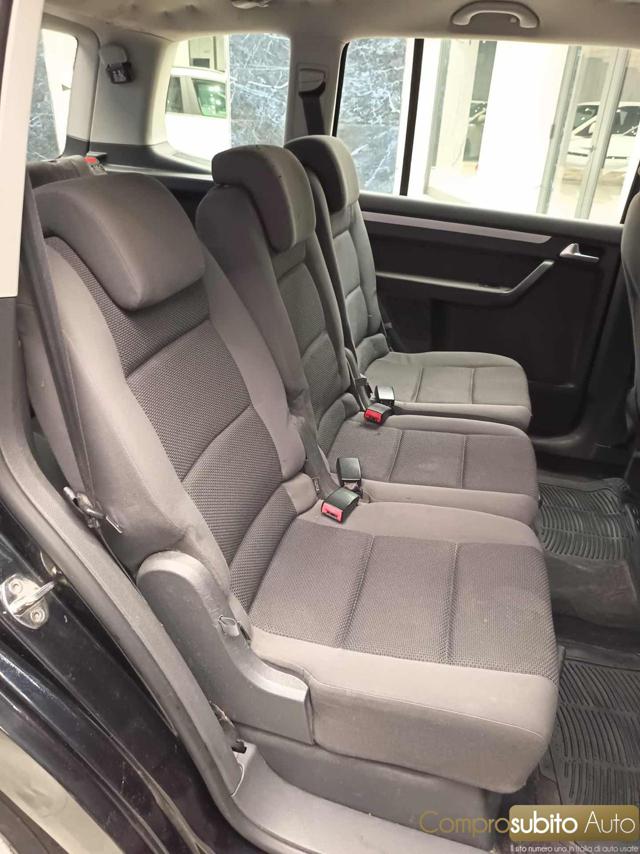 VOLKSWAGEN Touran usata 22