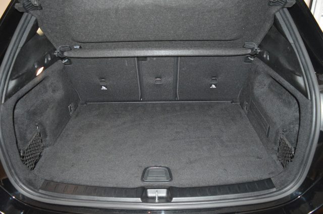 MERCEDES-BENZ GLA 200 usata, con Chiusura centralizzata