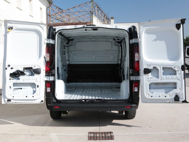 RENAULT Trafic usata, con Autoradio