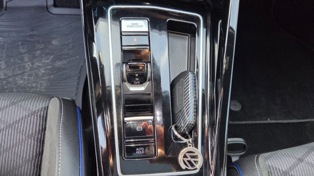 VOLKSWAGEN Golf usata, con Leve al volante