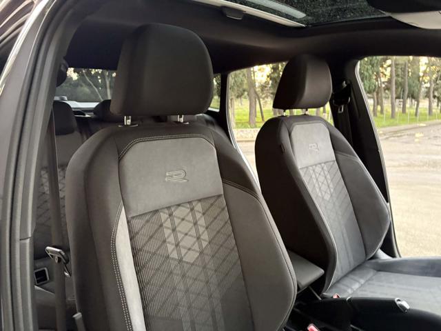 VOLKSWAGEN Taigo usata, con Controllo automatico clima