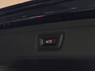 BMW 330 usata, con USB