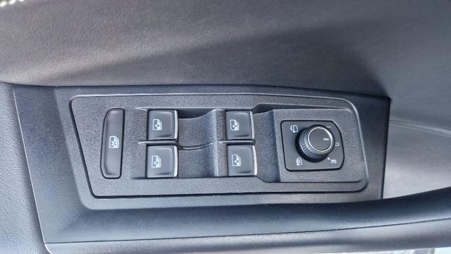 VOLKSWAGEN T-Roc usata, con Controllo trazione