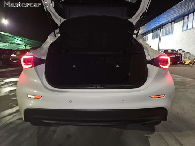 INFINITI Q30 usata, con Climatizzatore