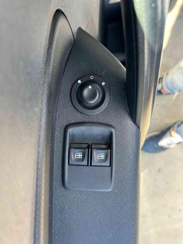 RENAULT Kangoo usata, con Chiusura centralizzata telecomandata