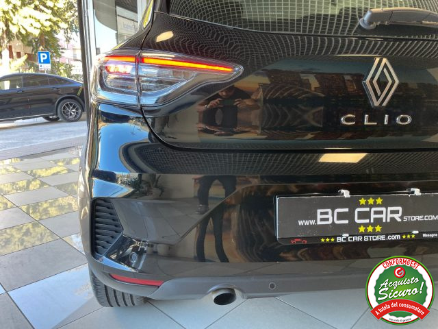 RENAULT Clio usata, con Specchietti laterali elettrici