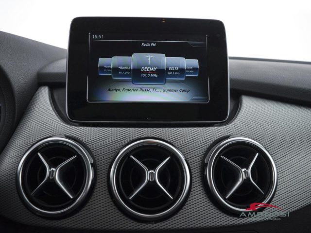 MERCEDES-BENZ CLA usata 13