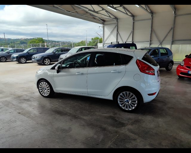 FORD Fiesta usata, con Servosterzo