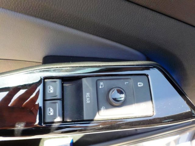 VOLKSWAGEN ID.4 usata, con Freno di stazionamento elettrico