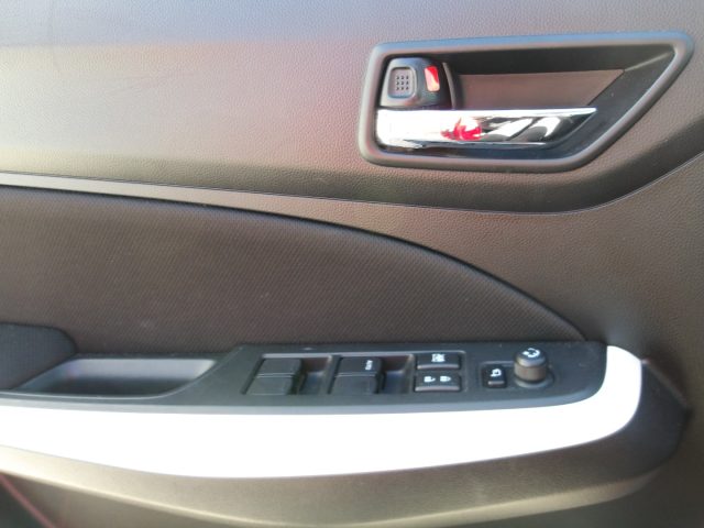 SUZUKI Swift usata, con Controllo automatico clima