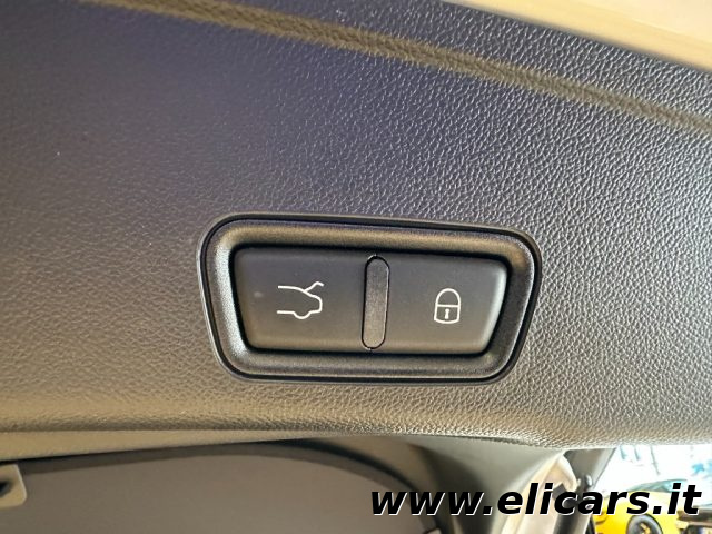 MASERATI Grecale usata, con USB