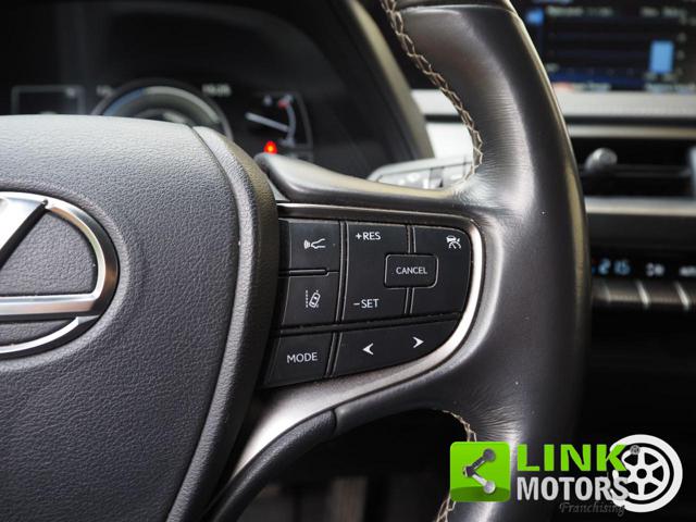 LEXUS UX 250h usata, con Climatizzatore automatico, 2 zone
