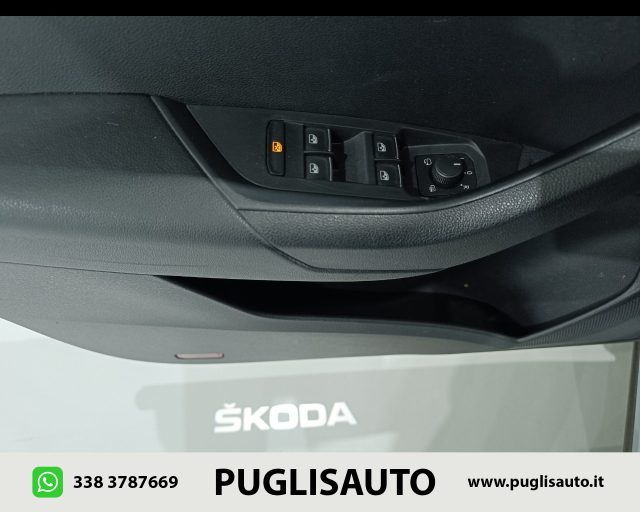 SKODA Karoq usata, con Bracciolo