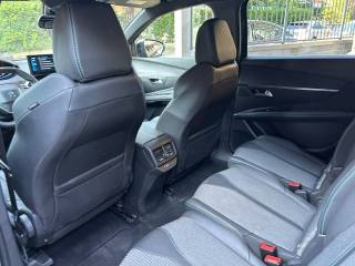 PEUGEOT 5008 usata, con Autoradio digitale