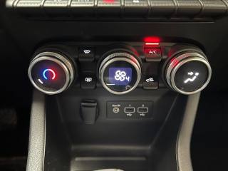 RENAULT Clio usata, con Controllo automatico clima