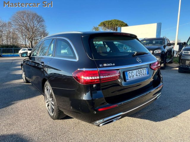 MERCEDES-BENZ E 300 usata, con Autoradio