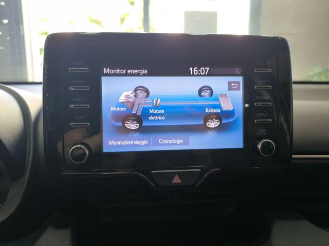 TOYOTA Yaris usata, con USB