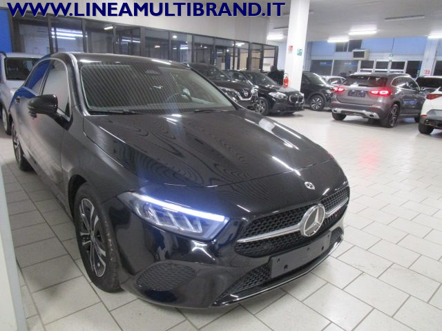 MERCEDES-BENZ A 180 usata, con Specchietti laterali elettrici
