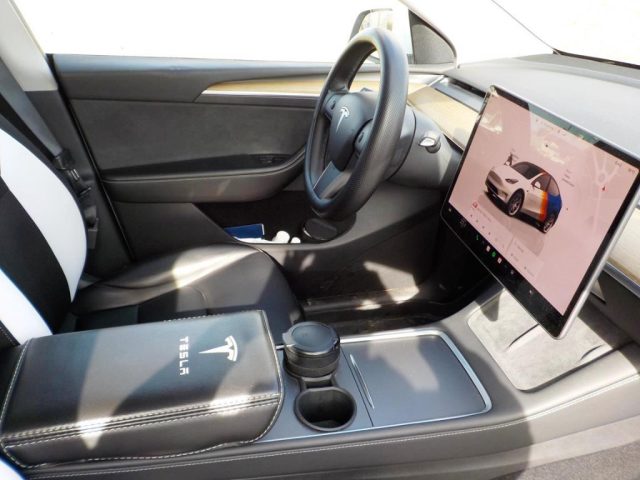 TESLA Model Y usata, con Sensori di parcheggio anteriori