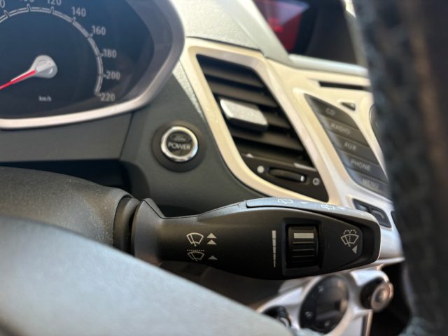 FORD Fiesta usata, con USB