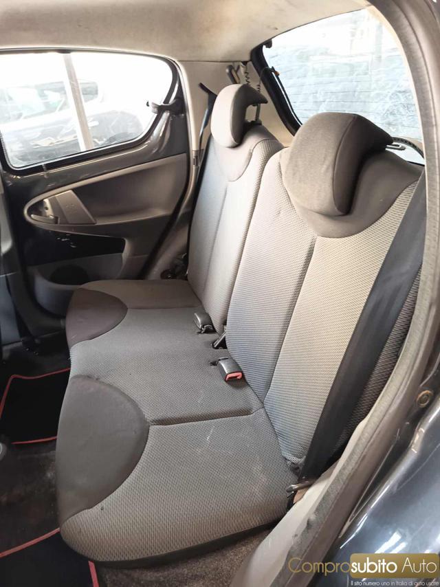 TOYOTA Aygo usata 13