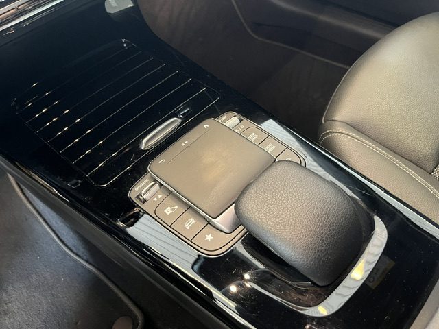 MERCEDES-BENZ A 200 usata, con Leve al volante