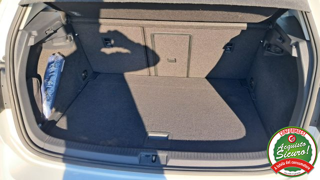 VOLKSWAGEN Golf usata, con Boardcomputer