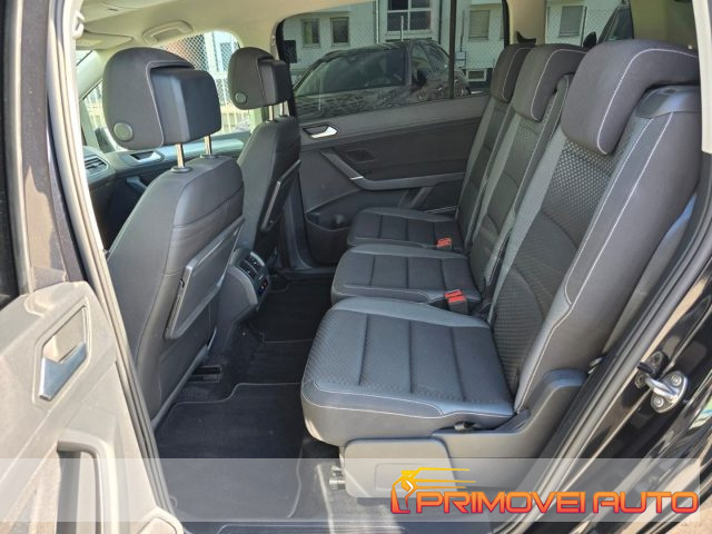 VOLKSWAGEN Touran usata, con Autoradio