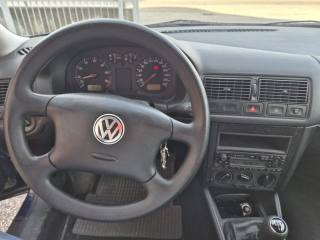 VOLKSWAGEN Golf usata, con Controllo automatico clima