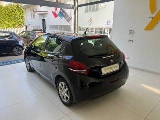 PEUGEOT 208 usata, con Controllo automatico clima