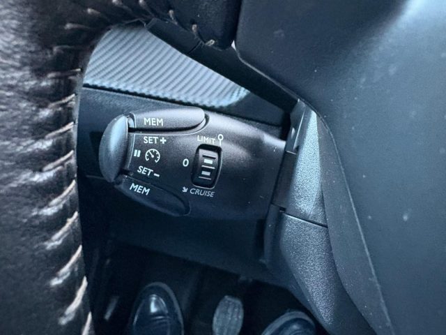 PEUGEOT 2008 usata, con Fari Xenon