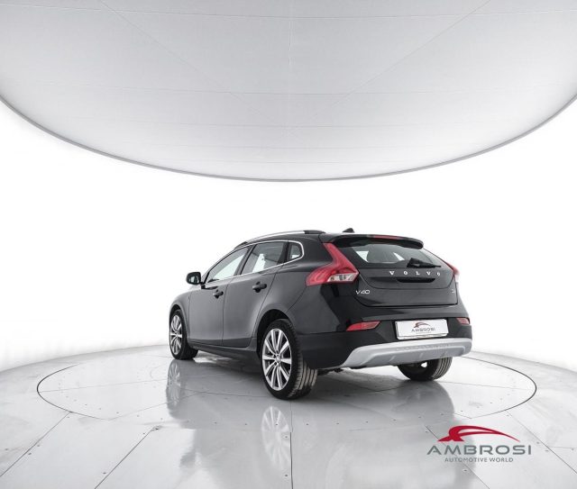 VOLVO V40 Cross Country usata 3